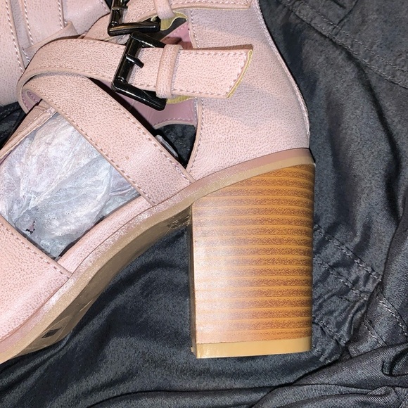 A Rider Girl Bell 02 Cut Out Double Buckle Strappy Heeled Ankle Boots Blush Pink - Picture 10 of 16